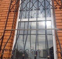 Кованая решетка на окно