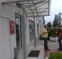 Козырек металлический с покрытием поликарбонат