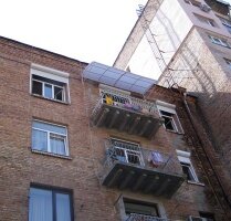 Козырек над балконом сталинки