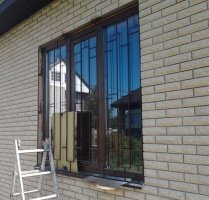 Прямая решетка оконная
