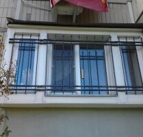 Решетка прямая с пиками на балкон