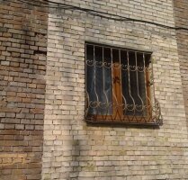 Металлическая объемная оконная решетка
