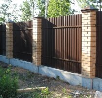 Забор из профнастила